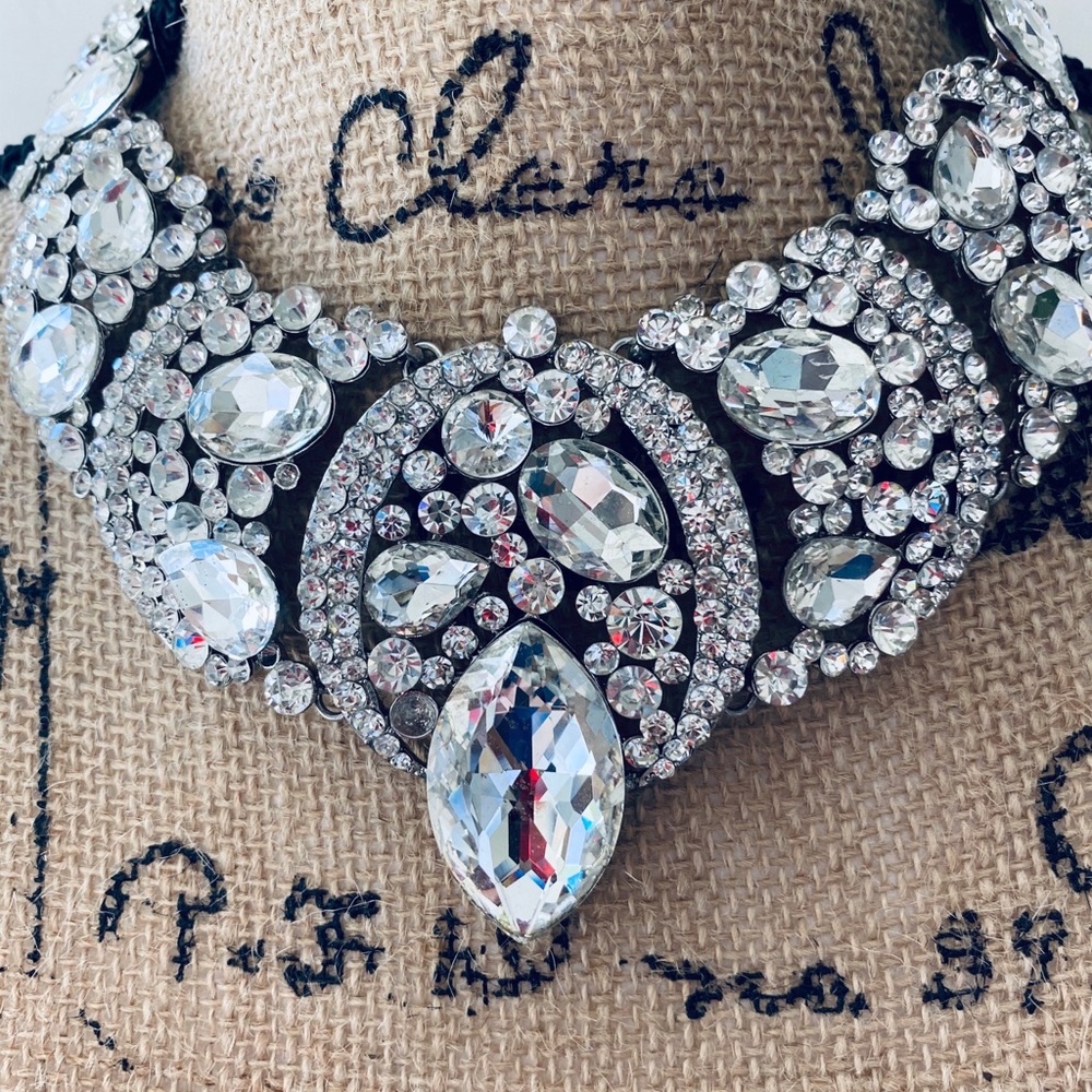 AMAZING Chunky Rhinestone Beautiful Necklace